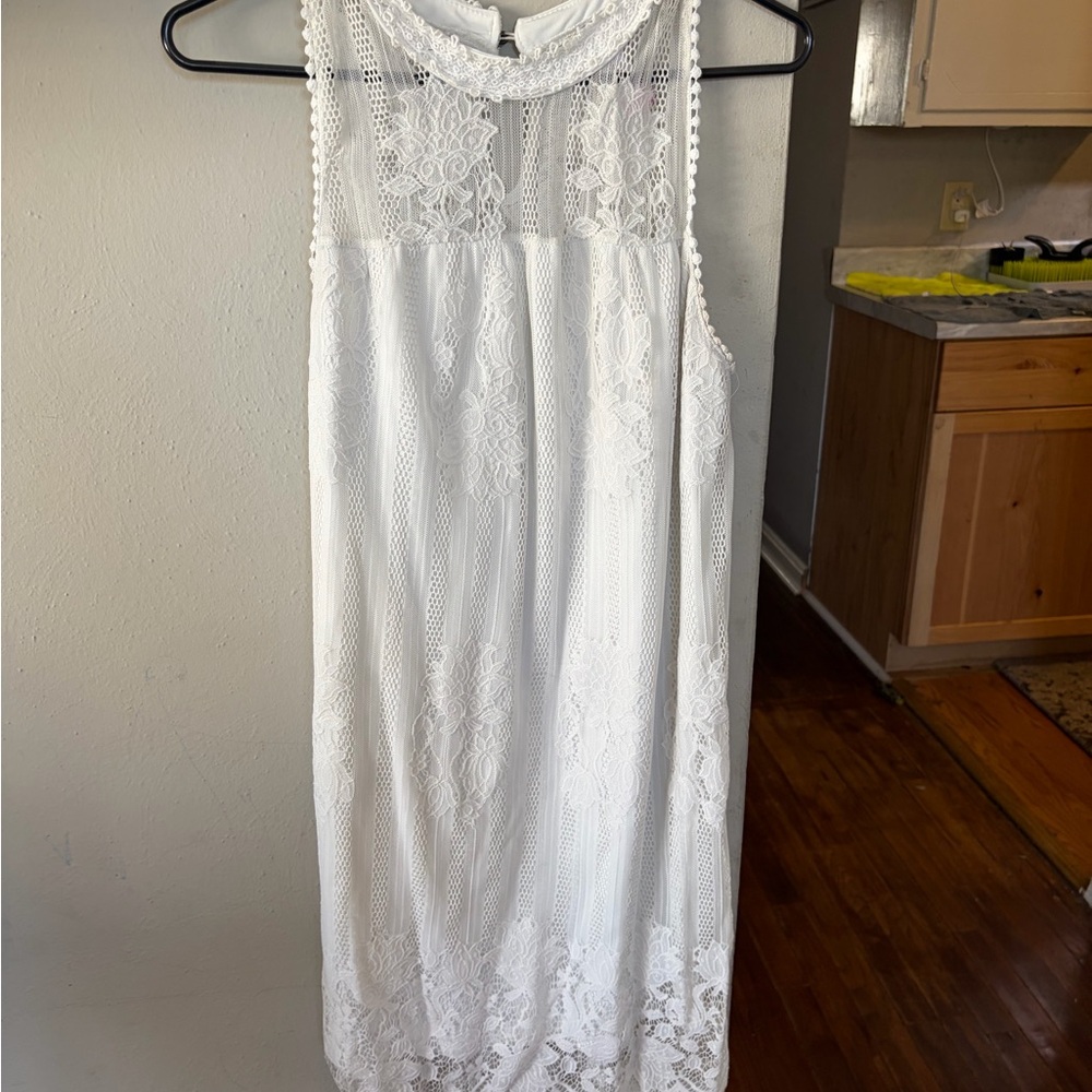 Elegant White Lace Sleeveless Dress